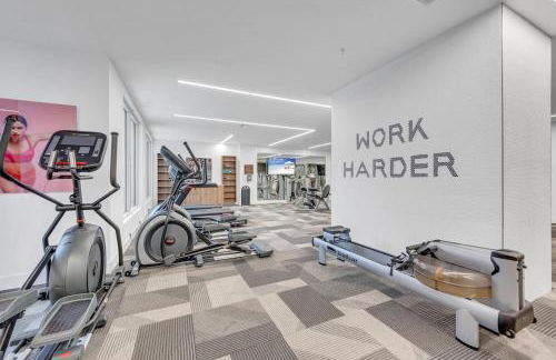 Brickell Border 3BR by Untitled Stay - Photo 10