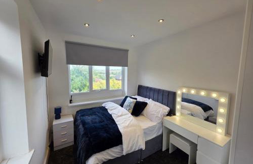 5 Beds 7 guests Private Garden Free Parking - Foto 2