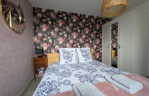 ROSE - Appartement entier tout confort et moderne Hyper centre d'ERNÉE - Foto 8