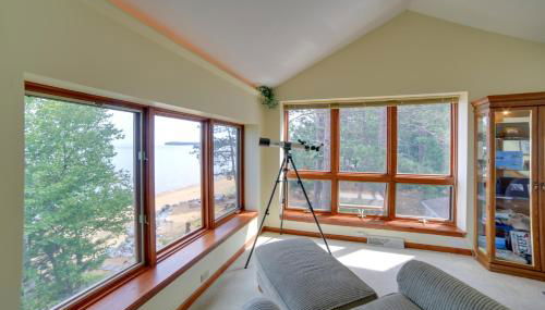 Lakefront Lookout! Private Sand Beach on Superior - Foto 4