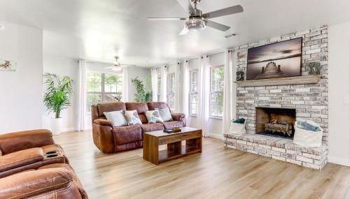 Beaver Lake Retreat with Deck Paddle, Bike, Relax! - Foto 3