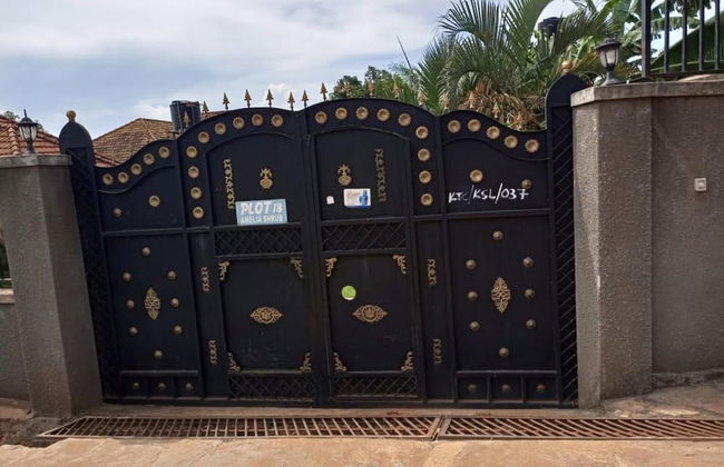 Captivating 3-bed Villa - Photo 42