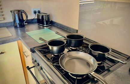 Marton Mere - 3 Bedroom Caravan- by Holiday Homes - Photo 30