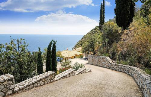 Villa by Kissakas Beach with Stunning Sea Views - Foto 31