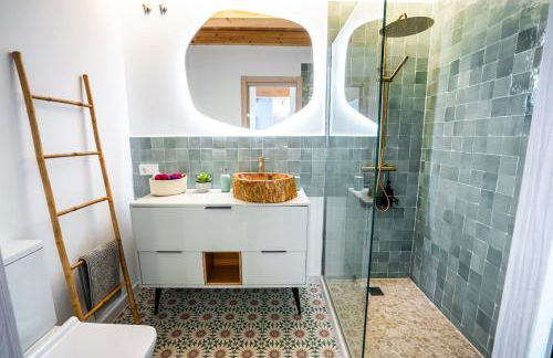 House in the Old Town of Marbella with Private Pool and Free Parking - Photo 19