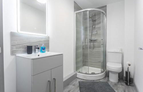 Two Bedroom Apartment by Brookland Stays Serviced Accommodation Short Lets Leeds with WiFi Kitchen Near Town Centre - Foto 7