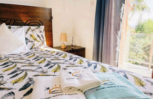 Villa for 9 Guests, Pool, Parking, Walk to Beach - Foto 6