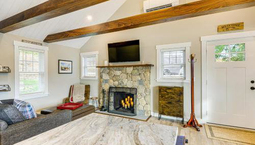 Modern Waterfront Gem w/ Dock on Lake Monomonac - Foto 4