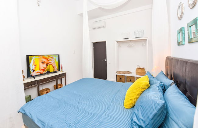 Parliament & River View Apartments - Photo 43