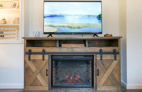 Charming Midtown Cottage Walkable & Cozy - Foto 9