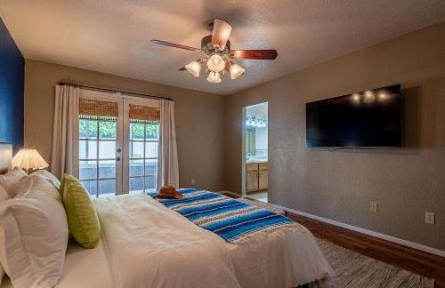 Cozy Winter Getaway Heated Pool l Family Friendly - Foto 26