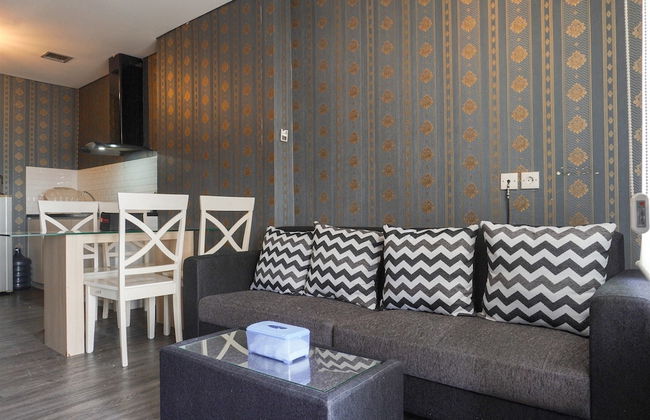 Good And Homey 2Br At Nifarro Park Apartment - Foto 20