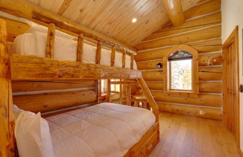 Fraser Chalet with Hot Tub and Mountain Views - Foto 24