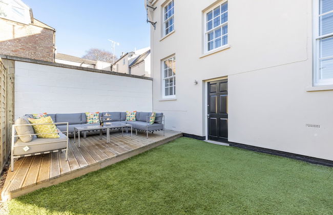 Elliot Oliver - Stunning 6 Bedroom Regency House With Parking - Photo 33