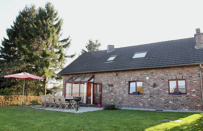 Nice Holiday Farmhouse Located in Sourbrodt near Ski Resort of Ovifat - Foto 34