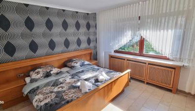 Casaba Suite -260 qm-2 floors- 7 Rooms-Free Private Parking-House with garden - Foto 2