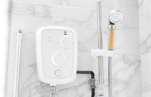 Stylish Five Bedroom House - Parking - Terrace - Fast Wi-Fi 974P - Foto 44