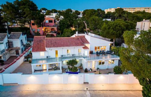 Entire Large Villa next to Award-winning beach - Foto 58