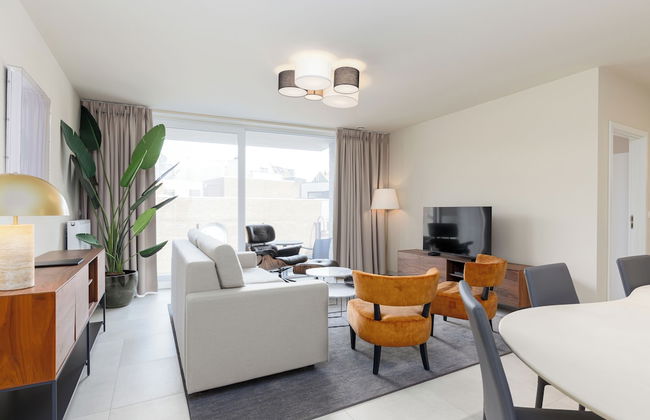 Casselbergh Residences Leader - Photo 1