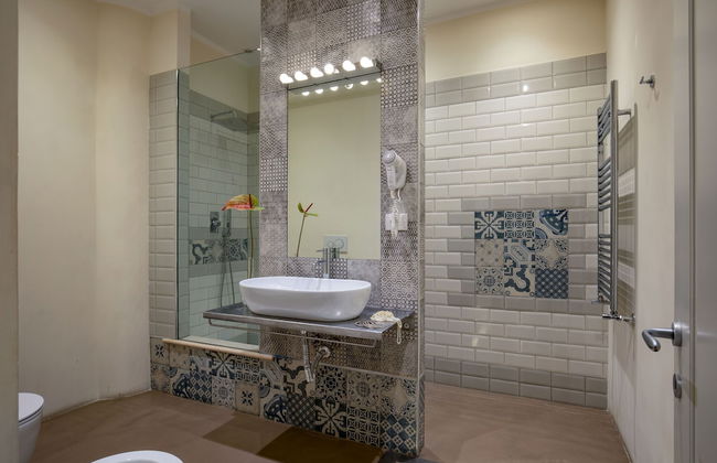 Spagna Secret Rooms - Photo 16