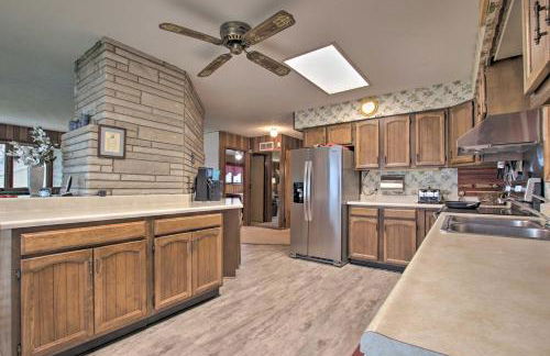 Great Bear Lake Home with Private Dock and Fire Pit! - Foto 5