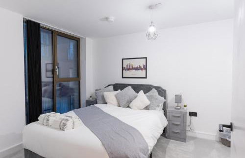 Luxury 1 Bed Apartment, Manchester Piccadilly by Kammili Properties - Photo 6