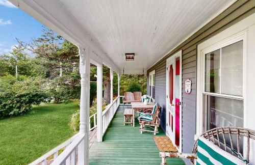 Acadia Lights Cottage - Photo 3