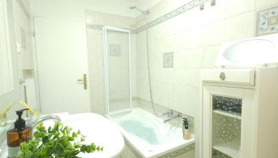 La CasEtta Bilocale Centrale con Terrazza ParkFree Wifi MiniPC PS4 AC - Foto 4, towels, Shower