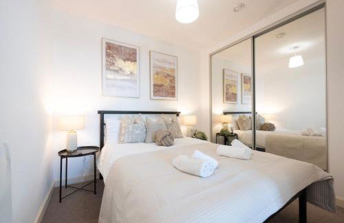 1BR River Retreat - Sleeps 4 - Parking - Foto 2