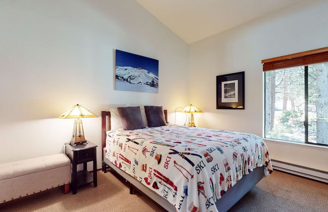 Escape to The Summit - Pool & HT Next Door - Foto 6