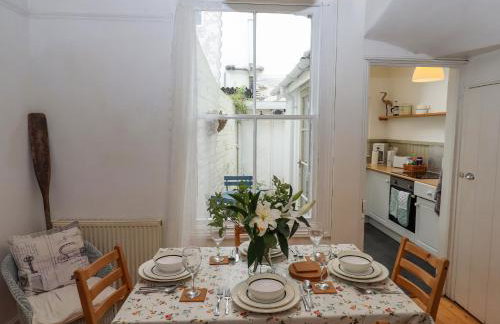 Shipwrights Cottage - Photo 9