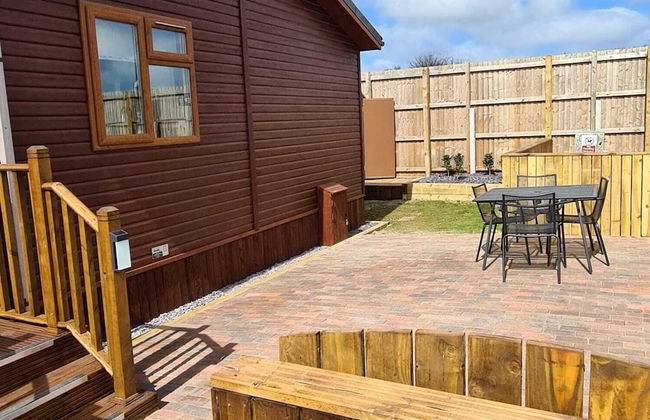 2 Bed Cabin - Sleeps 4 - Pets - 5 min to Beach - Photo 14