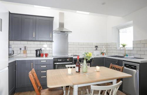 4 Ty Person - Photo 10