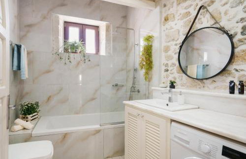 Butterfly, a historical villa with pool & hot tub! - Foto 21