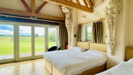 House on the Brooks Self catering Holiday let South Downs West Sussex Sleeps 14 - Foto 4