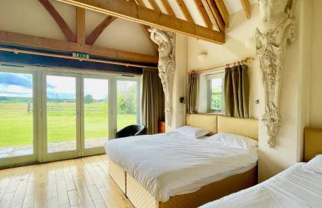 House on the Brooks Self catering Holiday let South Downs West Sussex Sleeps 14 - Foto 4