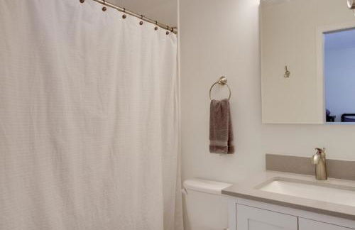 Breezy Point Cabin Deck with Golf Course Views! - Foto 17