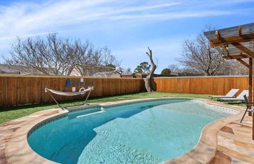 Luxury 4Bed 2Bath Hidden Gem w Backyard Oasis - Foto 32