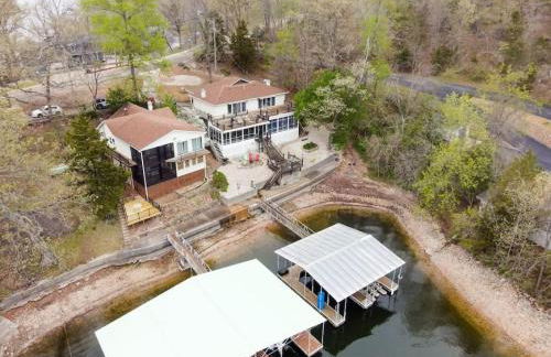 Serene Duplex Lakefront Retreat: sleeps up to 20 - Foto 35