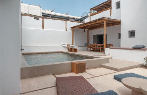 Siora of Paros - Ammiralis & Castelis - Photo 3