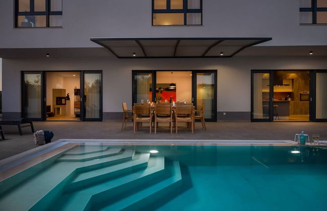 Holly - With Pool - H - Foto 25