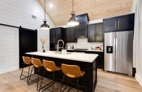 Crimson Creek Cabin - Hot Tub, Playset, Family-Friendly - Foto 7