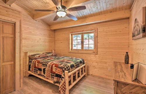 Pet-Friendly Otto Mountain Cabin with Fireplace! - Foto 16