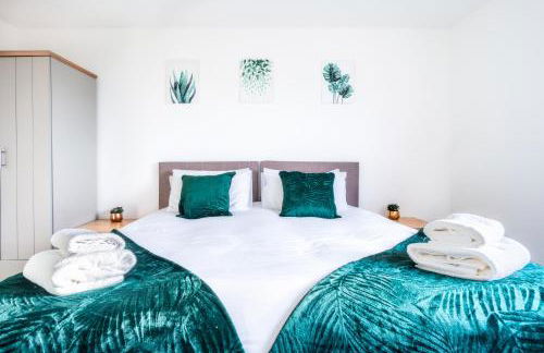 Balloch House -Spacious 3 bed house with on street parking - Photo 21