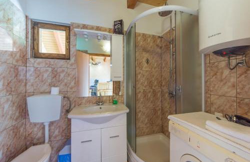 Tranquil Holiday Home in Kvarner near Kupa River - Foto 11