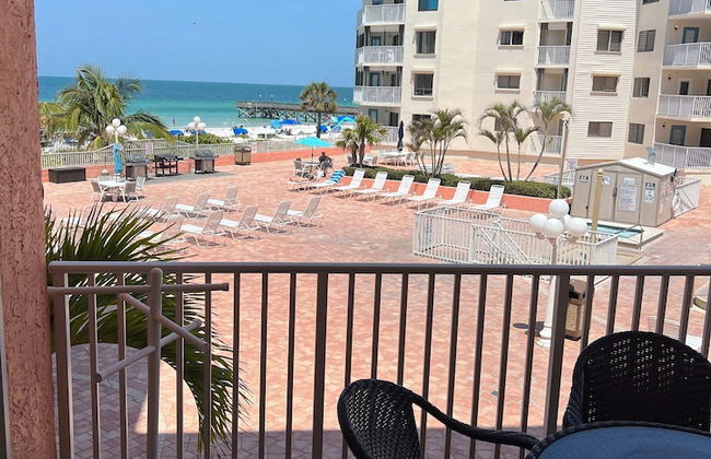 Beach Cottage 1212 in Indian Shores - Photo 4