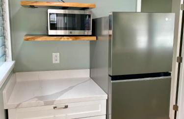 Newly renovated 1 bedroom with air conditioning and kitchenette - Foto 5