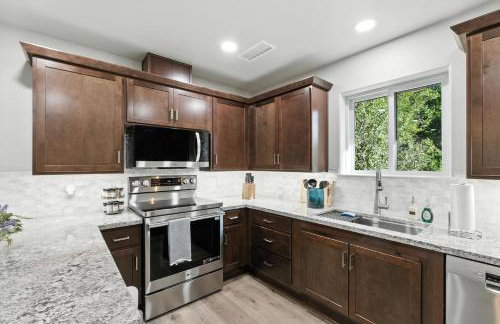 The White House Coveted Triplex Near Lake - Foto 12