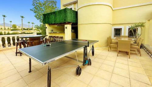 6 Bedroom Luxury Villa, Jacuzzi & heated pool 18 guests - Foto 5