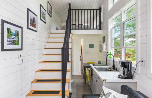 Riverside Tiny House with hot tub near Stowe - Foto 12